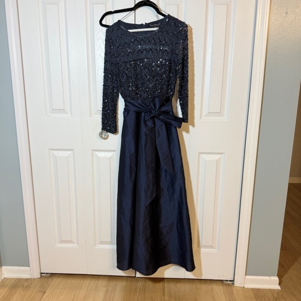Chic Navy Beaded Embellished Maxi Formal Long Sleeve Dress Size 2 CS